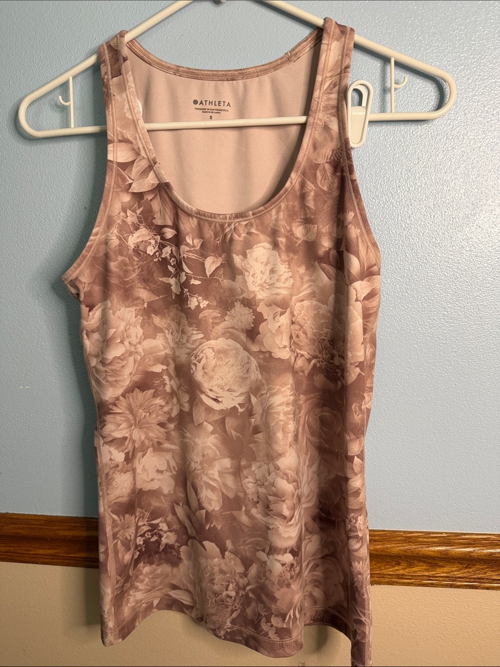 Athleta Floral Scoop Neck Tank Top Tan Cream Taupe Neutral Size S EUC